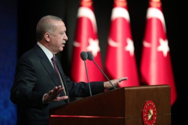 Cumhurbaşkanı Erdoğan, Yeşilay'ın önemine vurgu yaparak bağımlılıkla mücadelede ailelere büyük