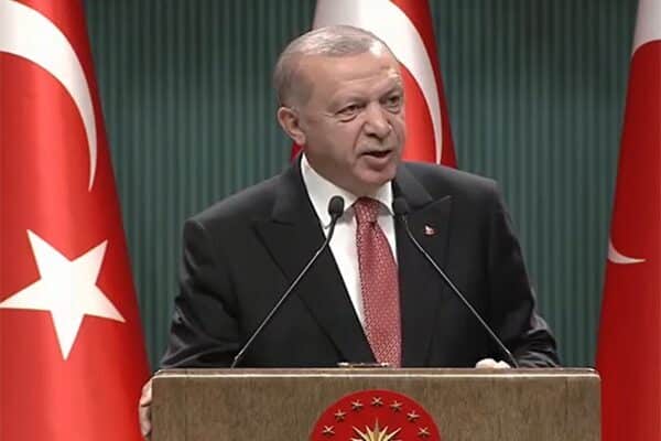 Cumhurbaşkanı Erdoğan, Azerbaycan'ın Laçın kentinde düzenlenen Türkiye-Azerbaycan-Pakistan Üçlü Zirvesi'nin ikinci