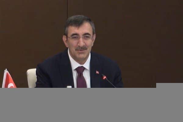 Cevdet Yılmaz, 1 Mayıs'ı içtenlikle kutladığını ve emekçilere teşekkür etti.