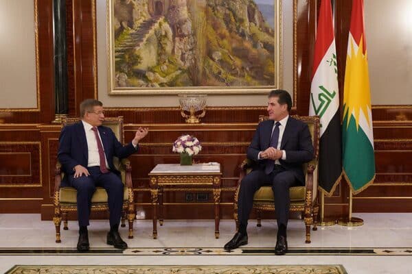 Davutoğlu, ziyaretin ilk durağı olan Süleymaniye’de DELPHI Forumu’na katılarak sonrasında
