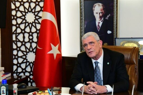 Müsavat Dervişoğlu, 1 Mayıs Emek ve Dayanışma Günü'nü kutlayarak emekçilerin