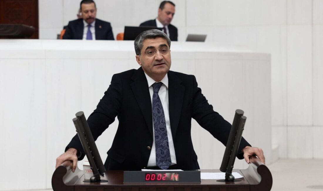 Yeni Yol Grubu’nun Grup Toplantısı’na kursiyer teğmen annelerinin katıldığına değinen