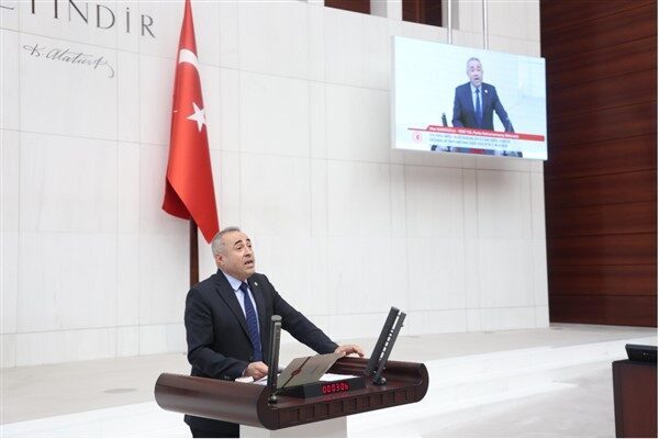 Yapılan konutların halkın ihtiyaçlarına uygun olmadığını söyleyen Karatutlu, “TOKİ’nin yaptığı