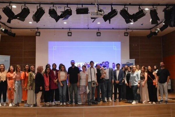 Dicle Üniversitesi Felsefe Bölümü tarafından düzenlenen “Felsefe ve Politika: Mağaranın