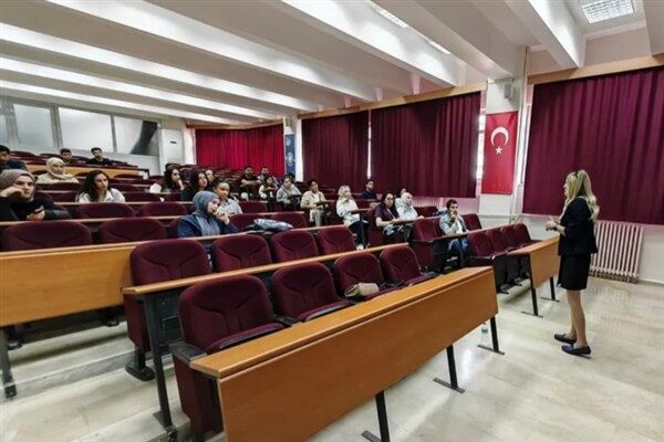 Dicle Üniversitesi'nde TÜBİTAK 2209 proje eğitimleri gerçekleştirildi. Sosyal Bilimler ve