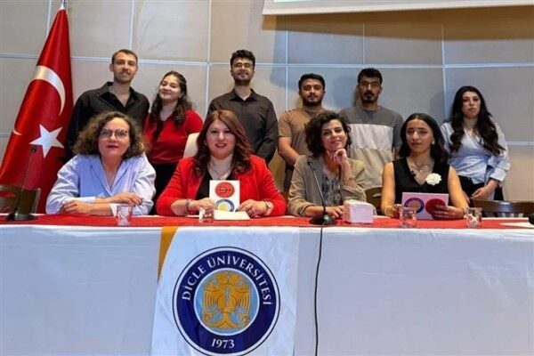 15 Temmuz Kültür ve Kongre Merkezi'ndeki etkinlikte, Psikologlar ve öğrenciler