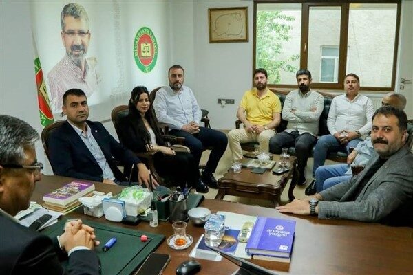 Hukukun üstünlüğü ve adalet vurgusuyla Diyarbakır Barosu'nu ziyaret eden sendika