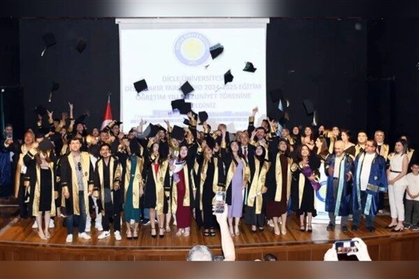 Dicle Üniversitesi’ne bağlı Diyarbakır Tarım Meslek Yüksekokulu, 2025 yılı mezunlarını