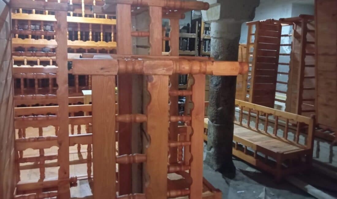 Ali Sönmez, aile geleneği olarak yıllardır sedir üretimi gerçekleştiriyor. Sedirler
