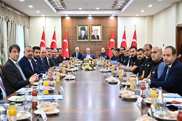 Diyarbakır Valisi Murat Zorluoğlu, depremin etkilerinin azaltılması için yapılan çalışmaları