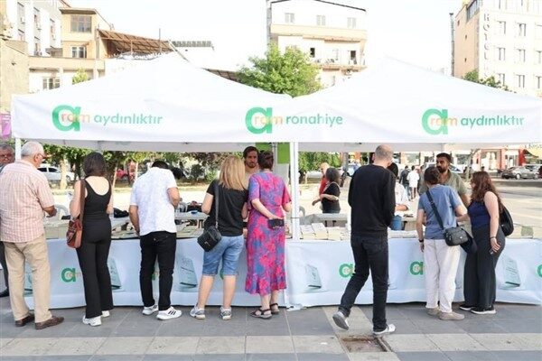 Diyarbakır Büyükşehir Belediyesi ile Pirtüka Kurdi Yayınevi öncülüğünde organize edilen