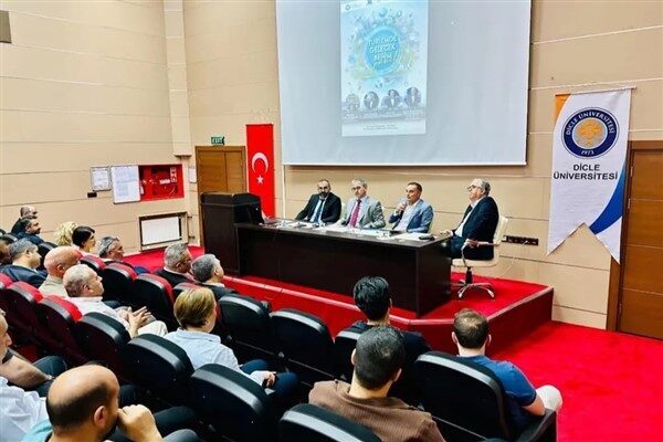 Panele Dicle Üniversitesi Rektör Yardımcısı Prof. Dr. Aytaç Coşkun, Uygulamalı