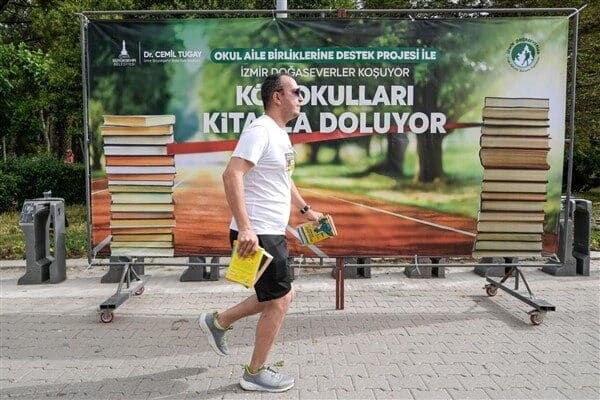 Okul Aile Birliklerine Destek Projesi kapsamında organize edilen koşuya katılan