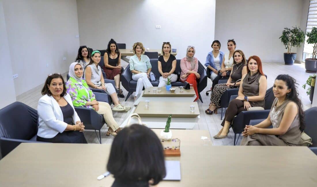 Ziyarette, kadınların kentteki kadın örgütleriyle iş birliğinin güçlendirilmesinden duyulan memnuniyet