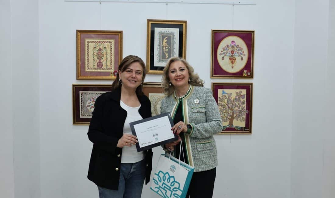 Nilüfer Sanat Atölyeleri’nin yıl sonu sergileri kapsamında düzenlenen Ebru ve Kaat’ı sergisi