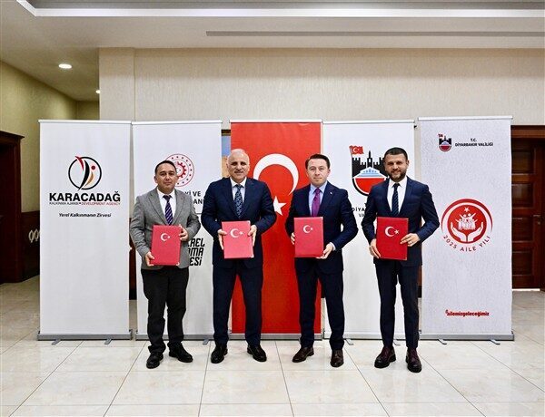 Diyarbakır Valiliği’nden yapılan açıklamaya göre, Cumhurbaşkanı Recep Tayyip Erdoğan’ın eşi