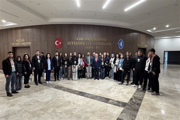 Ziyaret kapsamında Belediye Başkan Yardımcısı Turhan Candan ile bir araya