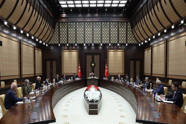Cumhurbaşkanı Recep Tayyip Erdoğan, Cumhurbaşkanlığı Politika Kurullarının başkanvekillerini kabul etti.