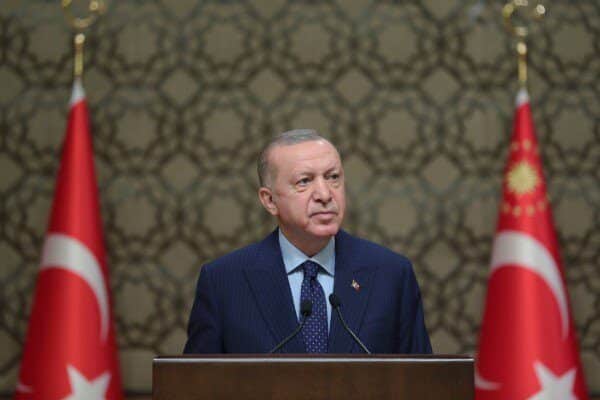 Pakistan Başbakanı Şahbaz Şerif, sosyal medya hesabından yaptığı açıklamada Cumhurbaşkanı