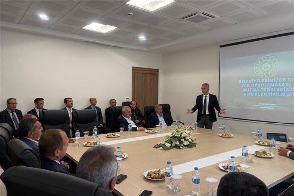 Toplantıya, Çevre, Şehircilik ve İklim Değişikliği İl Müdürü Selçuk Aydın