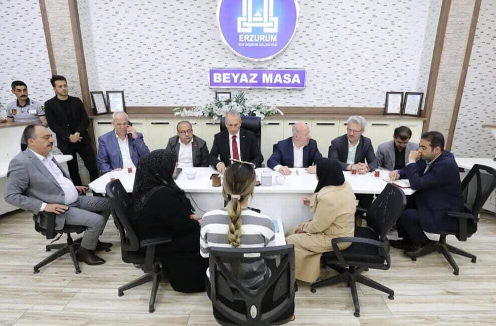 Erzurum Büyükşehir Belediyesi, vatandaşlarla doğrudan iletişim kurmayı amaçlayan “Halk Günü”