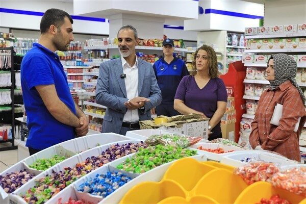 Eş Başkan Cengiz Dündar Zabıta Müdürlüğü ekipleriler birlikte bayram öncesi