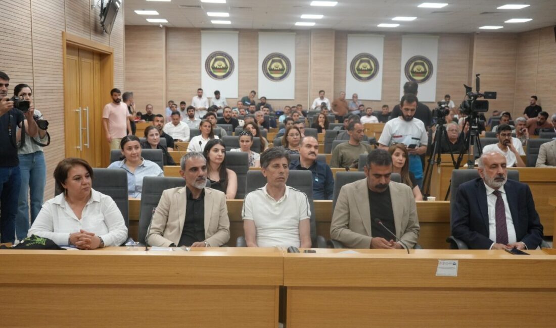 Kayapınar Belediyesi Eş Başkanı Cengiz Dündar, Diyarbakır Ticaret ve Sanayi