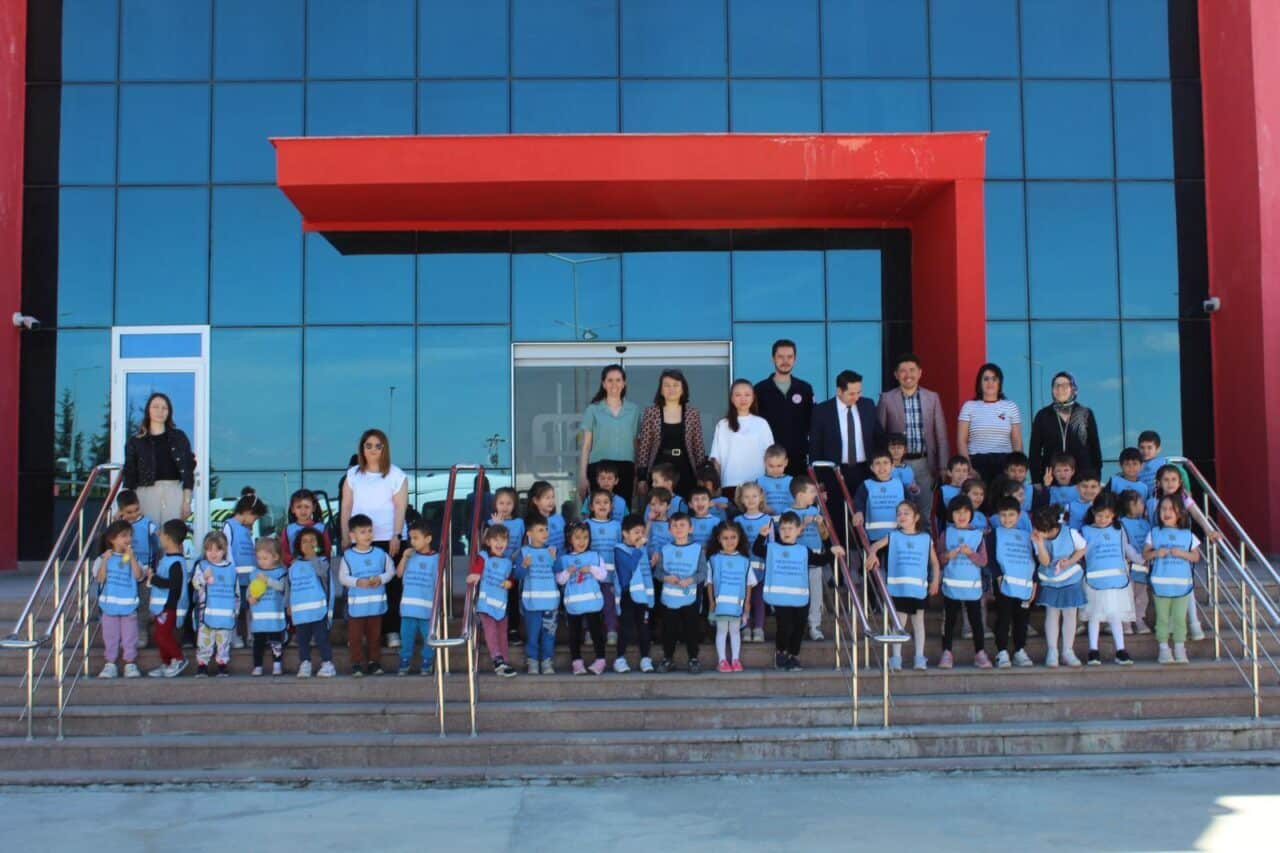 Büyükşehir Belediyesi'ne bağlı Es Çocuk Evi'ndeki minikler, 112 Acil Çağrı