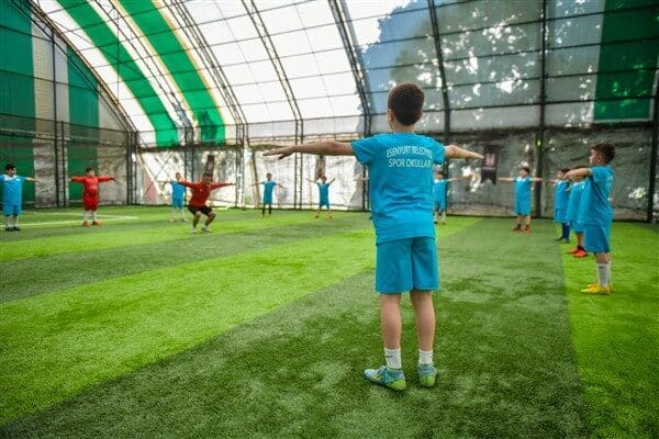 Esenyurt Belediyesi Gençlik ve Spor Hizmetleri Müdürlüğü, ilçedeki çocukların fiziksel