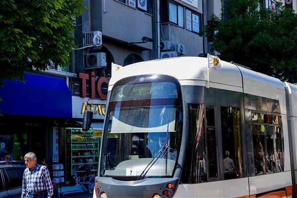 Eskişehir Büyükşehir Belediye Başkanı Ayşe Ünlüce, sosyal medyada yaptığı paylaşımla