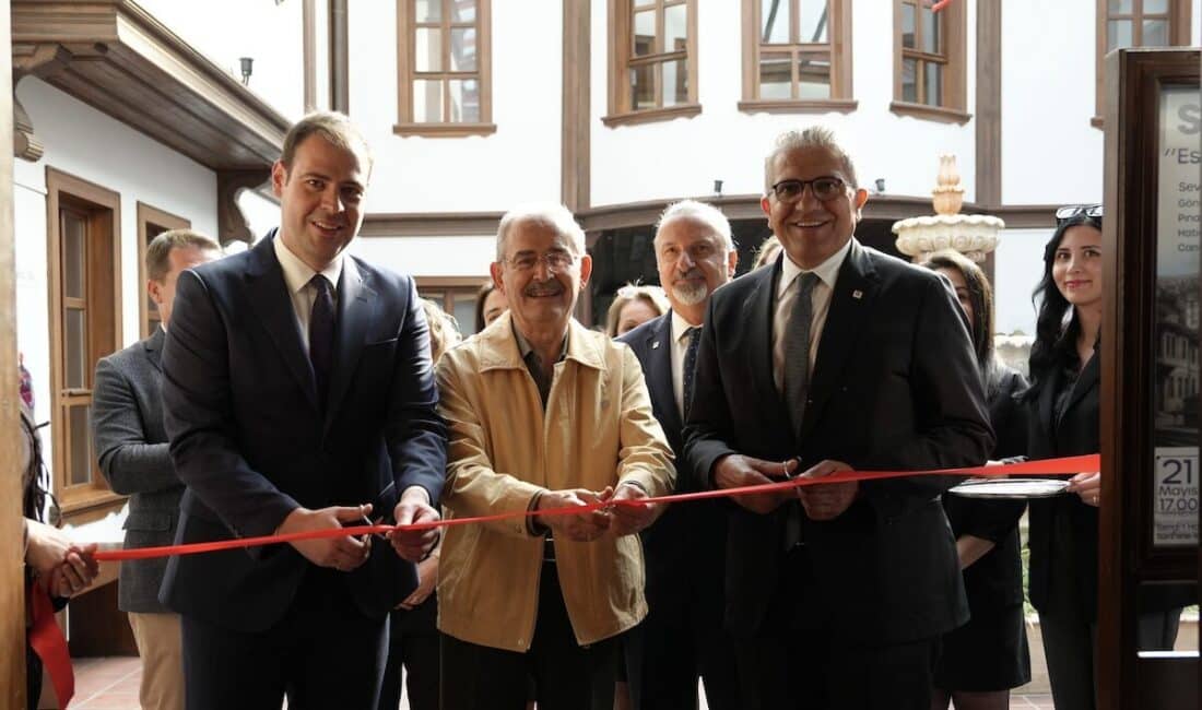 Kent Müzeleri Kompleksi Çağdaş Cam Sanatları Müzesi’nde açılan sergi, Eskişehir’in
