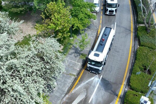 Etimesgut Belediyesi'nin gerçekleştirdiği bahar temizliği çalışmalarında Eryaman semti detaylı bir