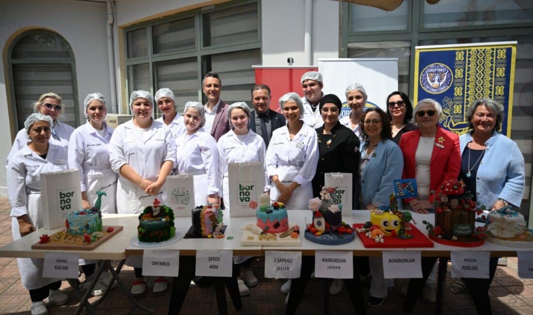 İzmir'de düzenlenen pasta yarışmasında birincilik "Okyanus" ve "Pasta Perileri" takımlarının