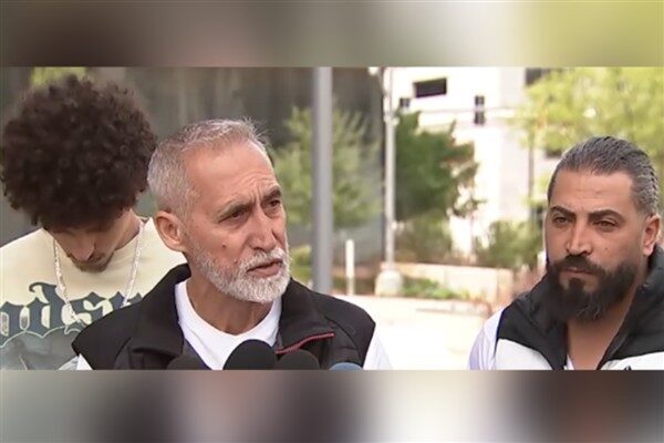73 yaşındaki Joseph Czuba, İsrail-Gazze savaşının hemen ardından bir kadını