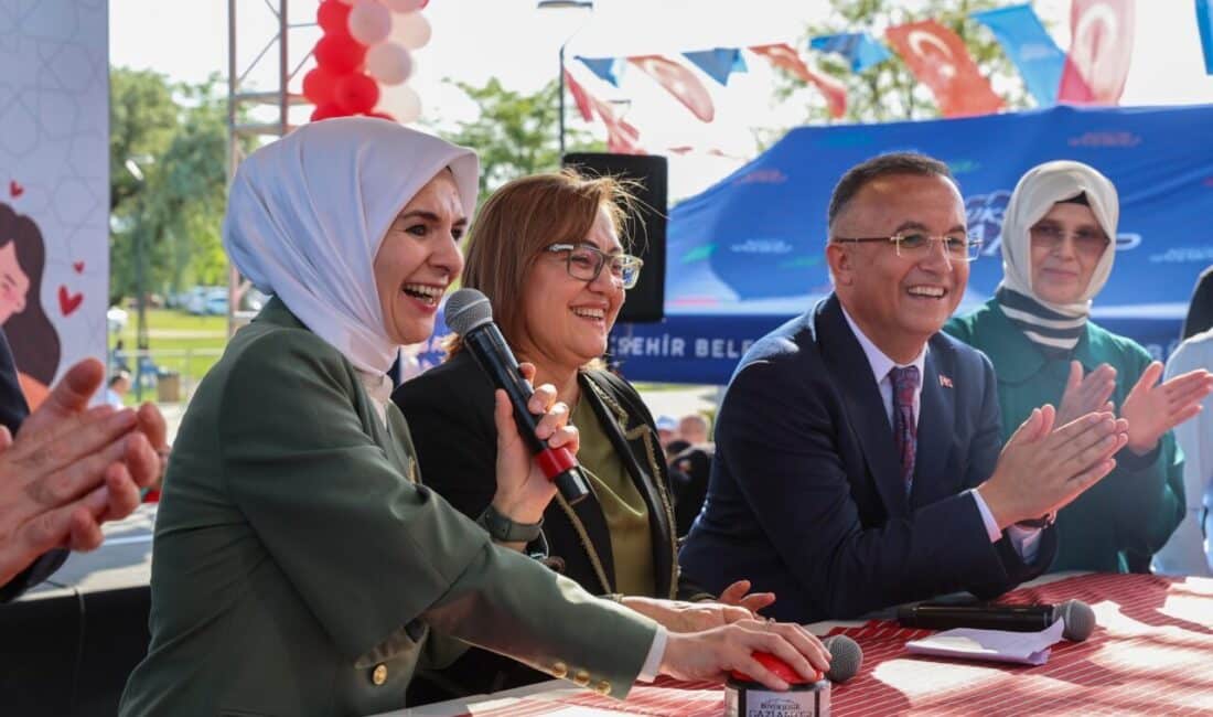 Gaziantep Büyükşehir Belediyesi, Gaziantep Valiliği iş birliğinde düzenlenen festivalin kapıları, ünlü