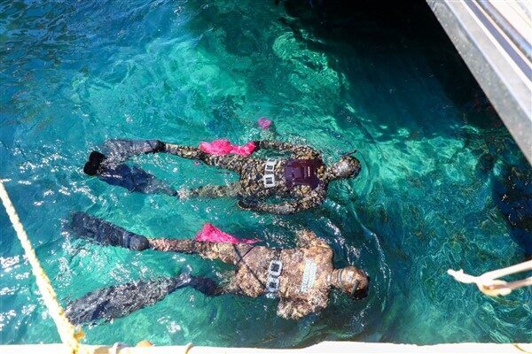 Bodrum’un eşsiz koylarında her yıl geleneksel olarak düzenlenen deniz dibi