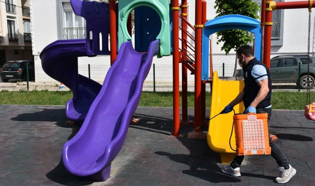 Gemlik Belediye Başkanı Şükrü Deviren, yaz boyunca sürdürülecek ilaçlama çalışmalarıyla