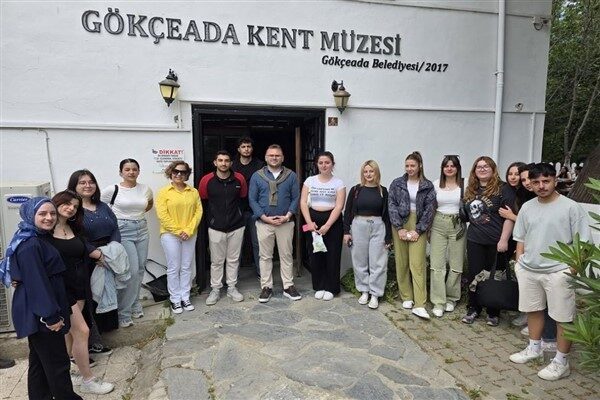 Gökçeada Meslek Yüksekokulu Turizm ve Otel İşletmeciliği Bölümü öğrencileri, Öğr.