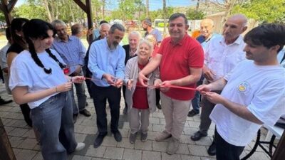 Gökçeada Belediyesi'nin, emeklilerin talepleri doğrultusunda hayata geçirdiği, Emek Kafe misafirlere