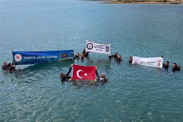 Dünya Çevre Günü kapsamında Gökçeada Kuzulimanı'nda, Sahil Güvenlik 903 Komutanlığı
