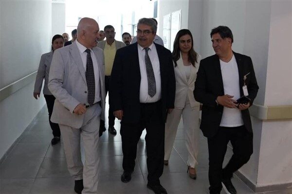 Arsuz Devlet Hastanesi'nin başhekimi ve İlçe Sağlık Müdürü, hastane hizmetleri
