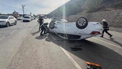 Hatay'ın Belen ilçesindeki trafik kazasında sıkışan vatandaşlar itfaiye ekipleri sayesinde