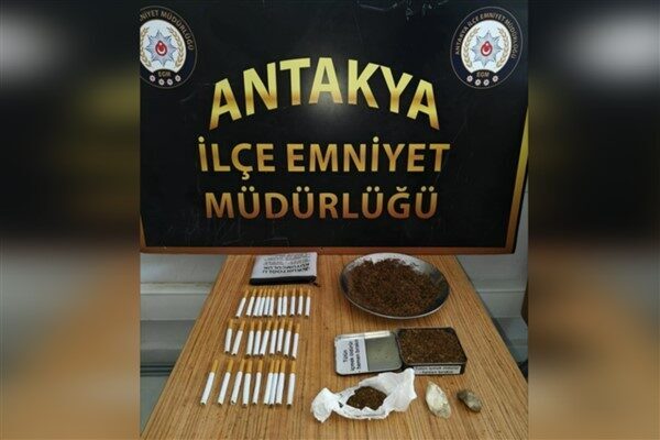 Antakya Ekinci Mahallesi'nde bulunan bir konteyner kent içerisinde durumlarından şüphelenilerek