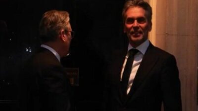 Hollanda'da Wilders'ın Özgürlük Partisi, koalisyon hükümetinde güçlü bir rol oynuyor.