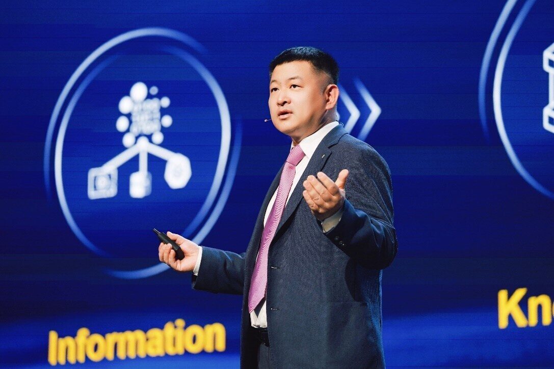 Huawei'nin Veri Depolama & Ürün Hattı Başkanı Peter Zhou, yapay