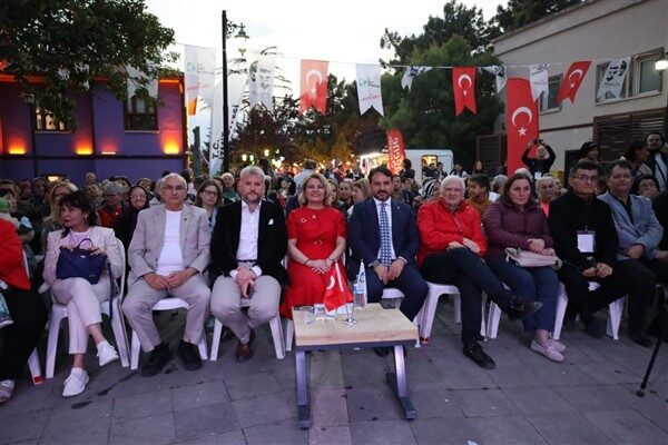 İzmit Belediyesi, bu yıl ikincisini düzenlediği Uluslararası Kapanca Sokak Festivali’nde