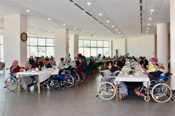 İstanbul Büyükşehir Belediyesi Anneler Günü için özel etkinlikler düzenliyor. Yoga,