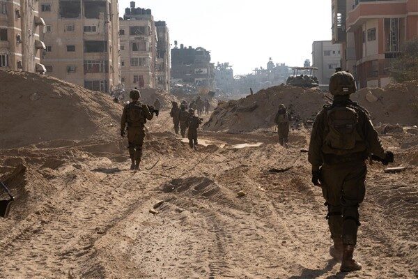 IDF’den yapılan açıklamada Lübnan genelinde Hizbullah’a ait çeşitli askeri hedefleri