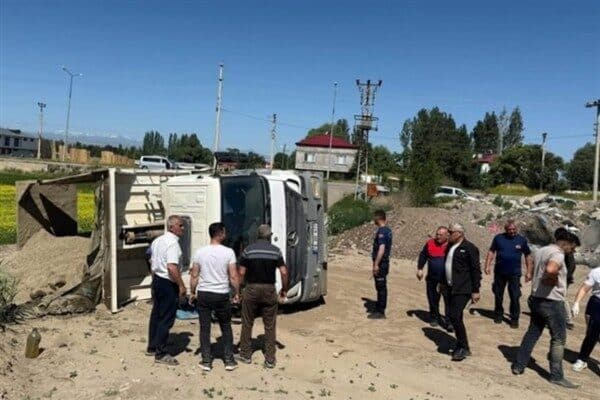 Belediyeden yapılan açıklamaya göre, saat 09.35 sıralarında, Söğütlü Mahallesi Çevreyolu