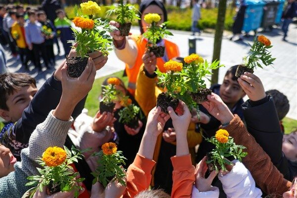 Ümraniye Belediyesi, Osmangazi Millet Bahçesi'nde çocuklara çevre farkındalığını aşılamak için